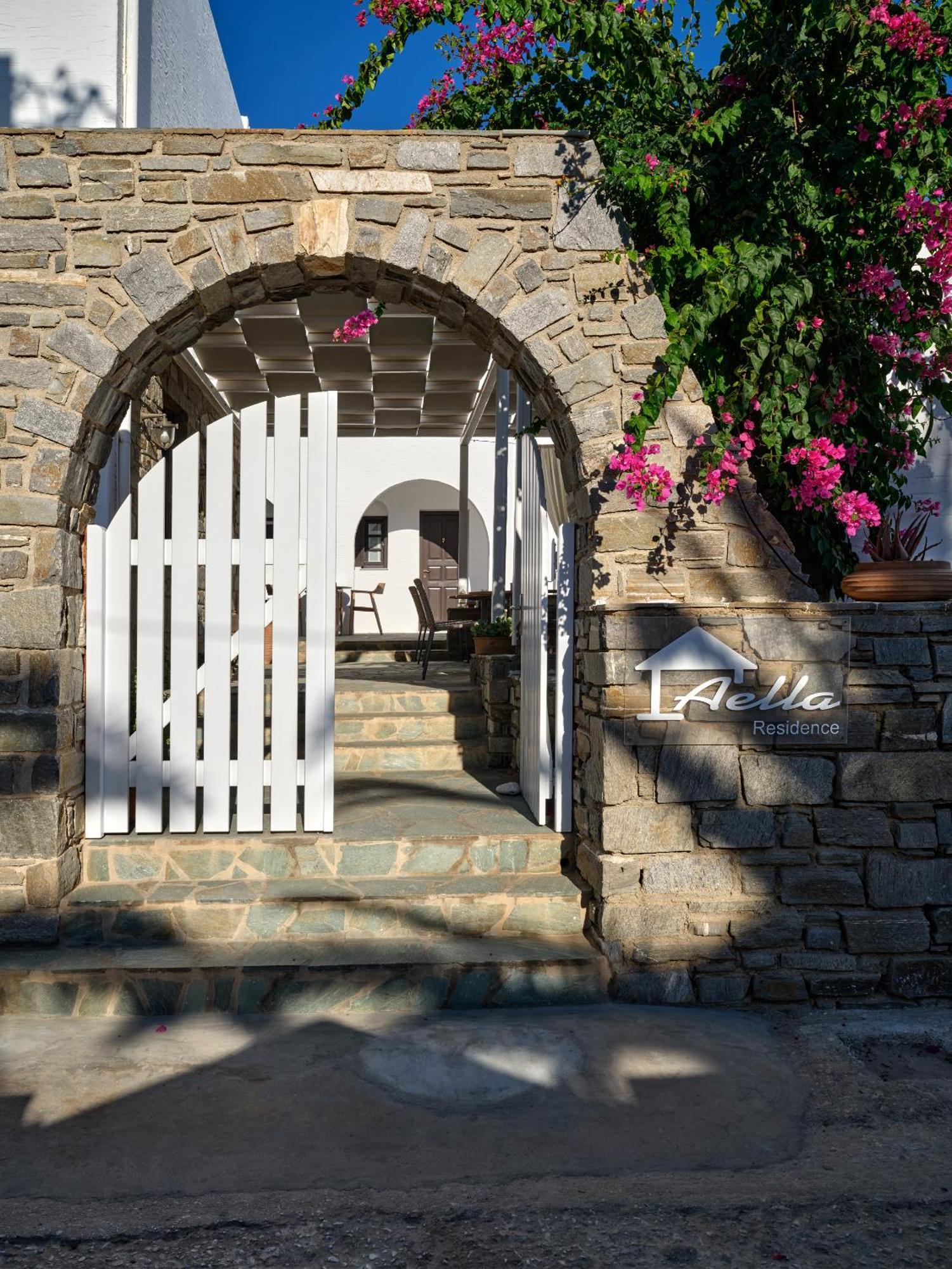 Aella Residence ナウサ エクステリア 写真