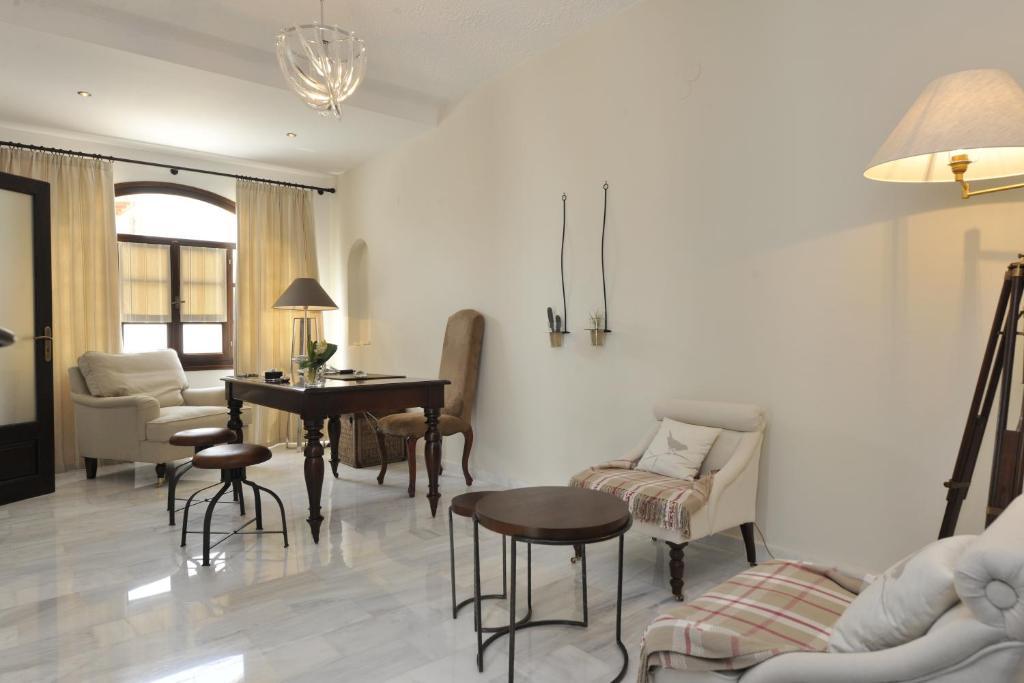 Aella Residence ナウサ エクステリア 写真